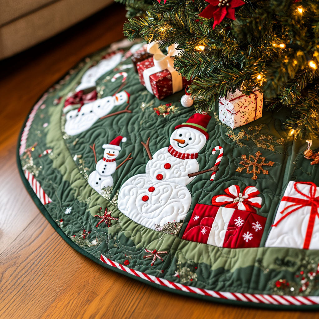 Evergreen Elegance Quilted Christmas Tree Skirt NCU0PT1089
