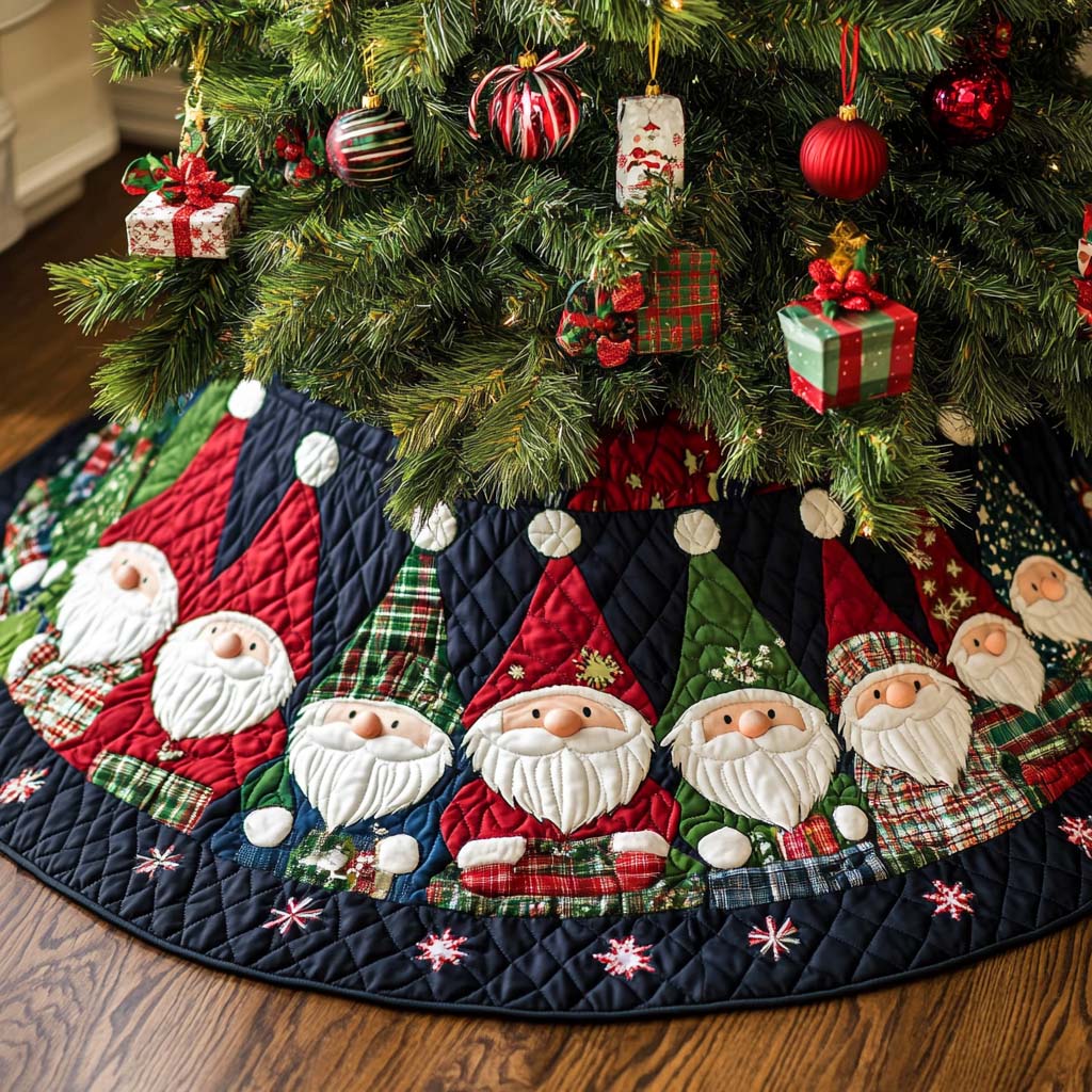 Holly Charm Christmas Quilted Tree Skirt NCU0NT10497