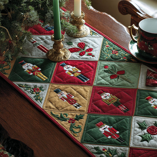 Classic Christmas Quilted Table Runner NCU0PT9604