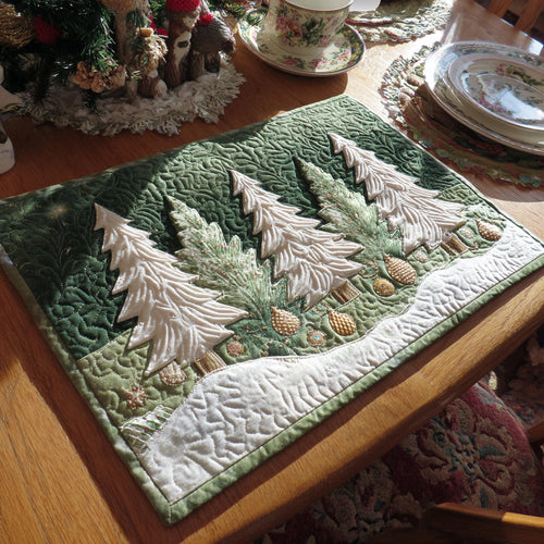 Cozy Evergreens Quilted Placemat NCU0DV8891