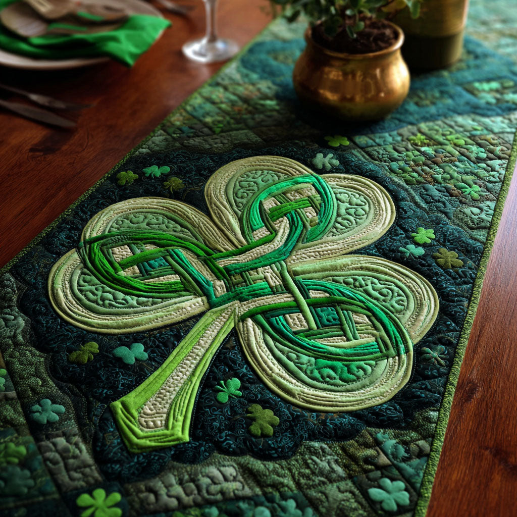 Emerald Clover Quilted Table Runner NCU0NT12041
