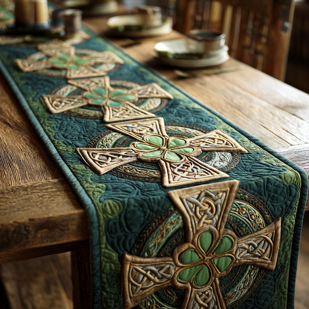 Gaelic Knot Clover Quilted Table Runner NCU0TV1507