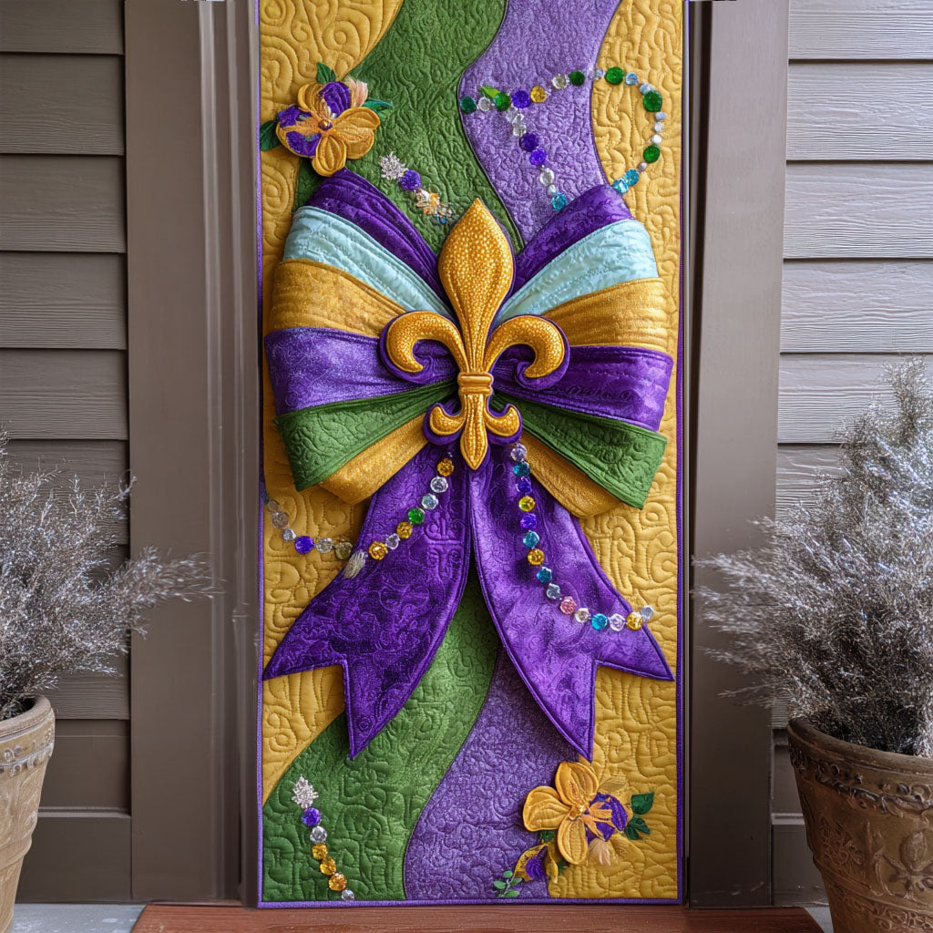 Gilded Revel Quilted Door Cover NCU0PT11065