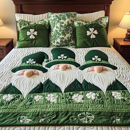 Gnome Luck 3-Piece Quilted Bedding Set NCU0VH1944