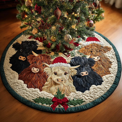 Highland Cow Gathering Christmas Quilted Tree Skirt NCU0DK11416