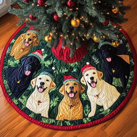 Labrador Under The Tree Christmas Quilted Tree Skirt NCU0DV1531