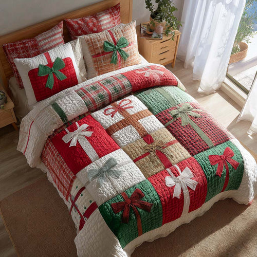Patchwork Presents 3-Piece Quilted Bedding Set NCU0XD595