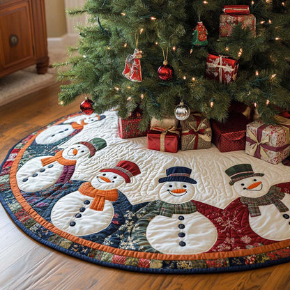 Scarf and Hat Christmas Quilted Tree Skirt NCU0NT11109