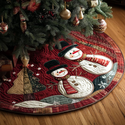 Smiling Snow Couple Christmas Quilted Tree Skirt NCU0PT10082