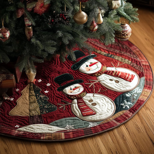Smiling Snow Couple Christmas Quilted Tree Skirt NCU0PT10082