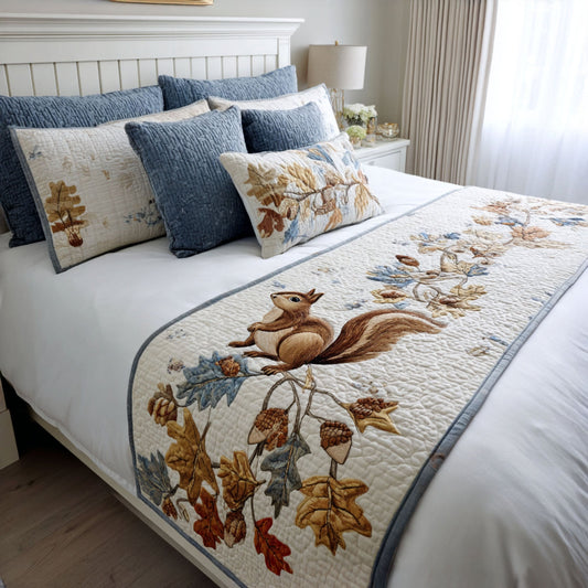 Squirrel Autumn Treasures Quilted Bed Runner NCU0PT7941
