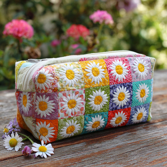 Wild Daisy Quilted Makeup Bag NCU0PT9263